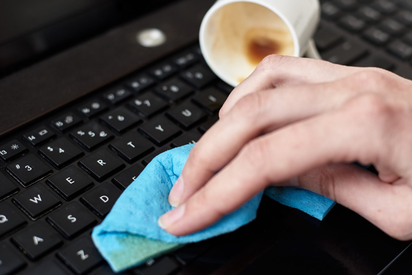 renverser du café sur son clavier